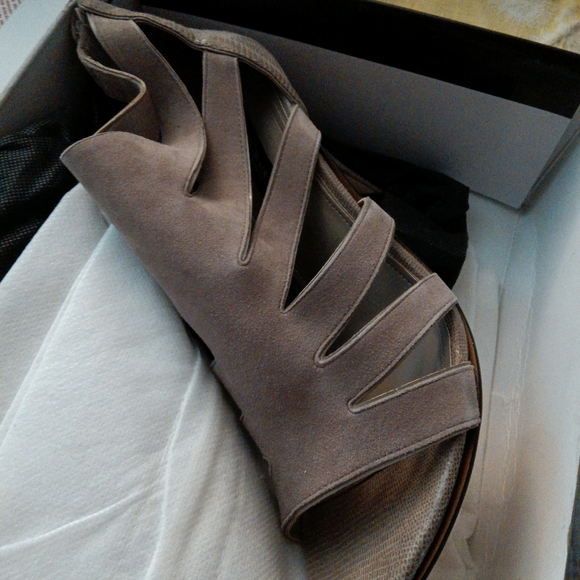 White Black Shoes - Heeled suede sandals